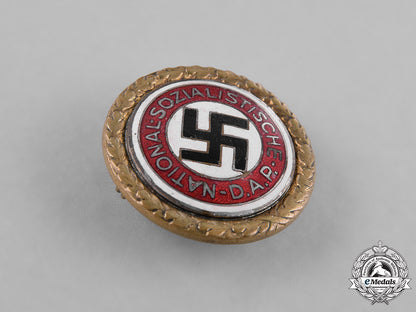 germany,_nsdap._a_nsdap_golden_party_badge_by_deschler&_sohn_m181_8673