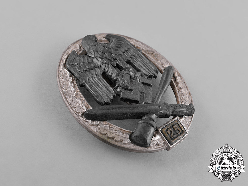 germany,_wehrmacht._a_general_assault_badge,_special_grade“25”,_by_josef_feix&_söhne_m181_8709