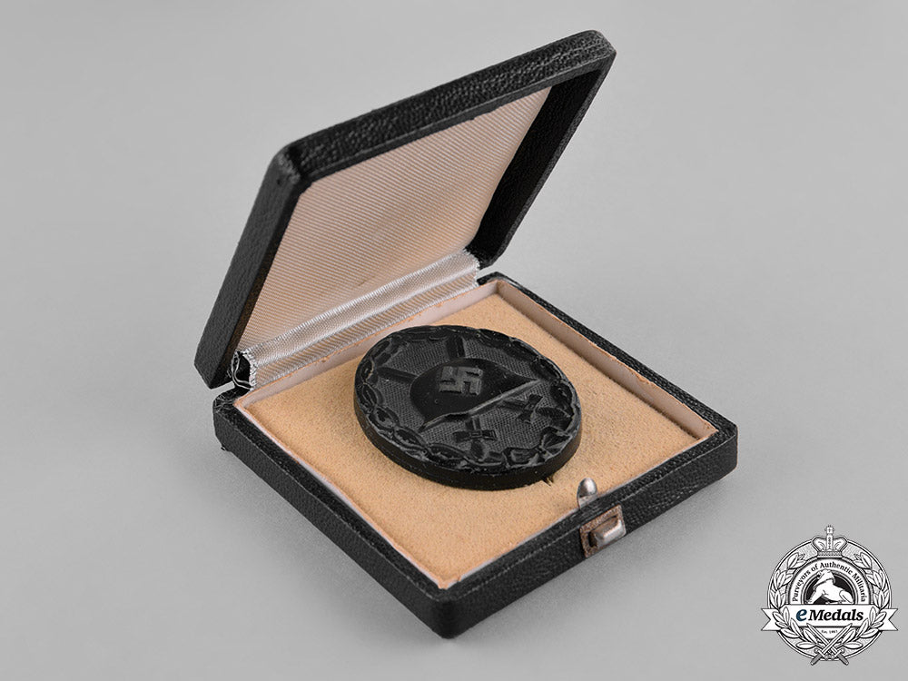 germany,_wehrmacht._a_cased_black_grade_wound_badge_m181_8741
