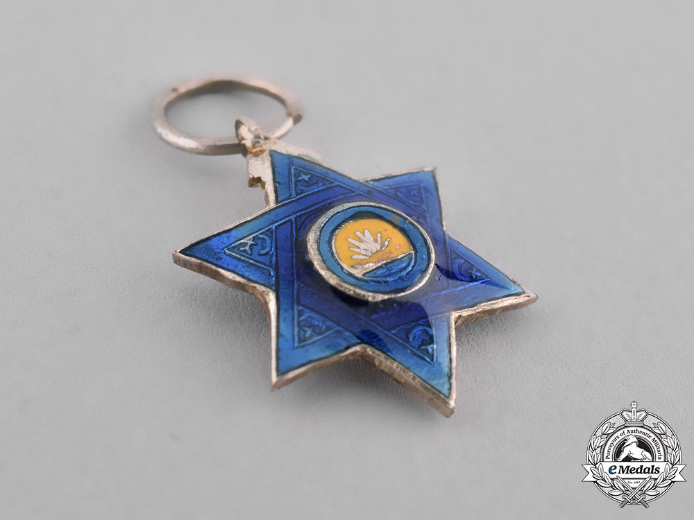 spain,_franco’s_period._a_miniature_order_of_mehdauia,_knight_c.1950_m181_8813
