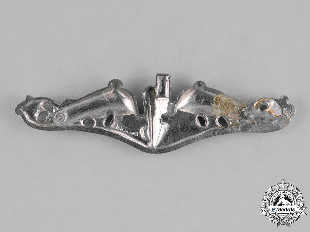 united_states._a_submarine_warfare_enlisted_man's_qualification_badge_m181_9091