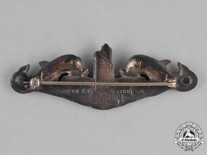 united_states._a_submarine_warfare_enlisted_man's_qualification_badge_m181_9094