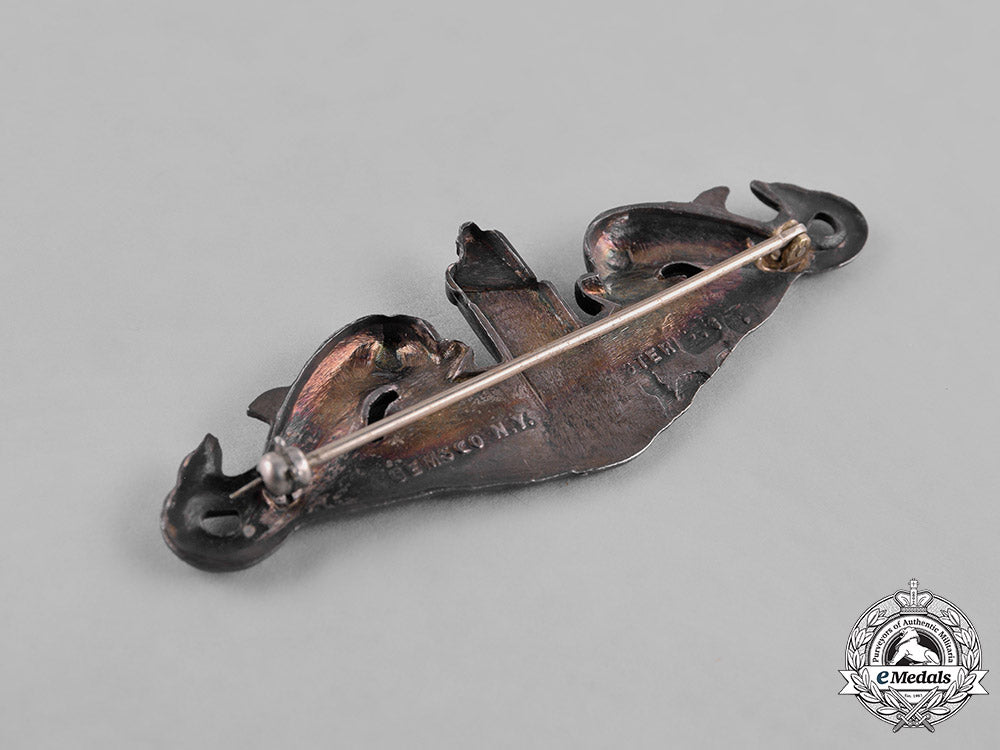 united_states._a_submarine_warfare_enlisted_man's_qualification_badge_m181_9095