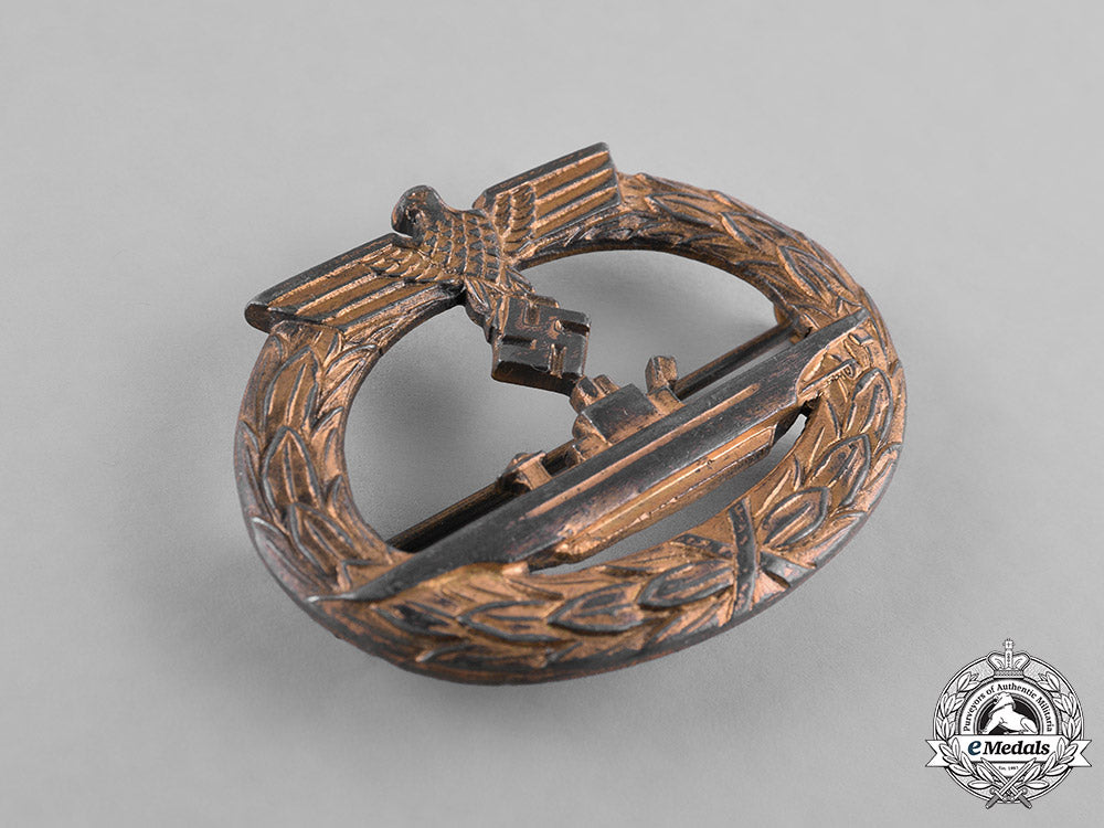 germany,_third_reich._a_u-_boat_war_badge,_by_friedrich_orth,_variation_two_m181_9127