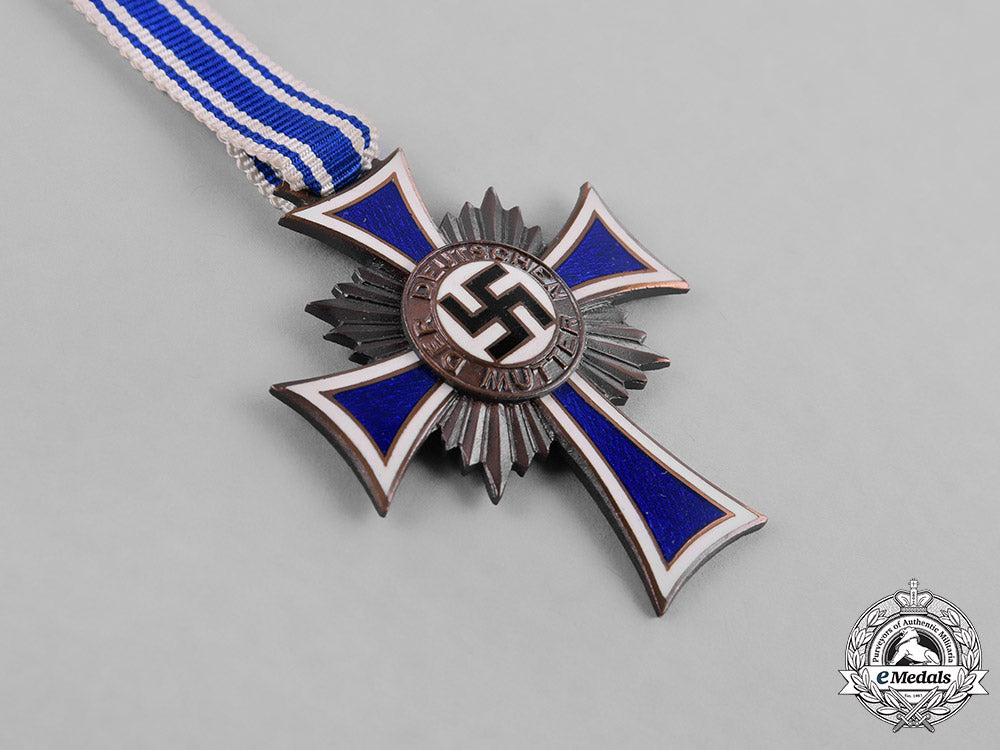 germany,_third_reich._an_honour_cross_of_the_german_mother,_bronze_grade_m181_9158