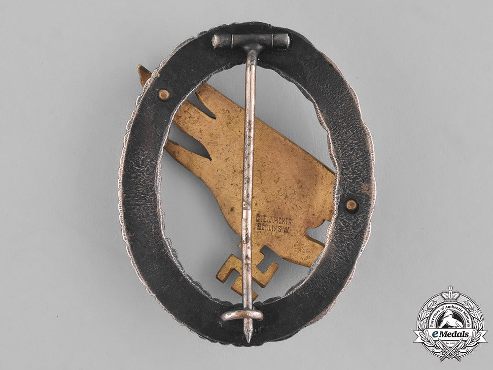 germany,_luftwaffe._a_fallschirmjäger_badge,_with_case,_by_c.e._juncker_m181_9321