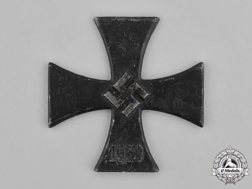 germany,_third_reich._an_iron_cross1939_second_class_core_m181_9350