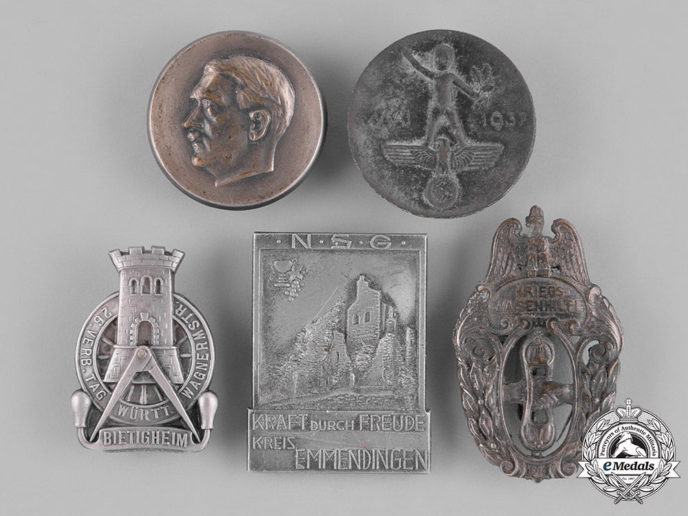 germany,_third_reich._a_grouping_of_second_war_german_day_badges_m181_9370