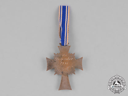 germany_third_reich._a_pair_of_second_war_german_women’s_awards_m181_9379