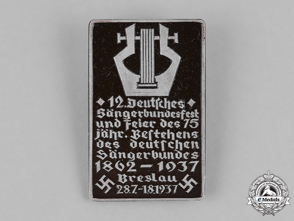 germany,_third_reich._a1937_german_song_festival_badge,_by_paulmann&_crone_m181_9646
