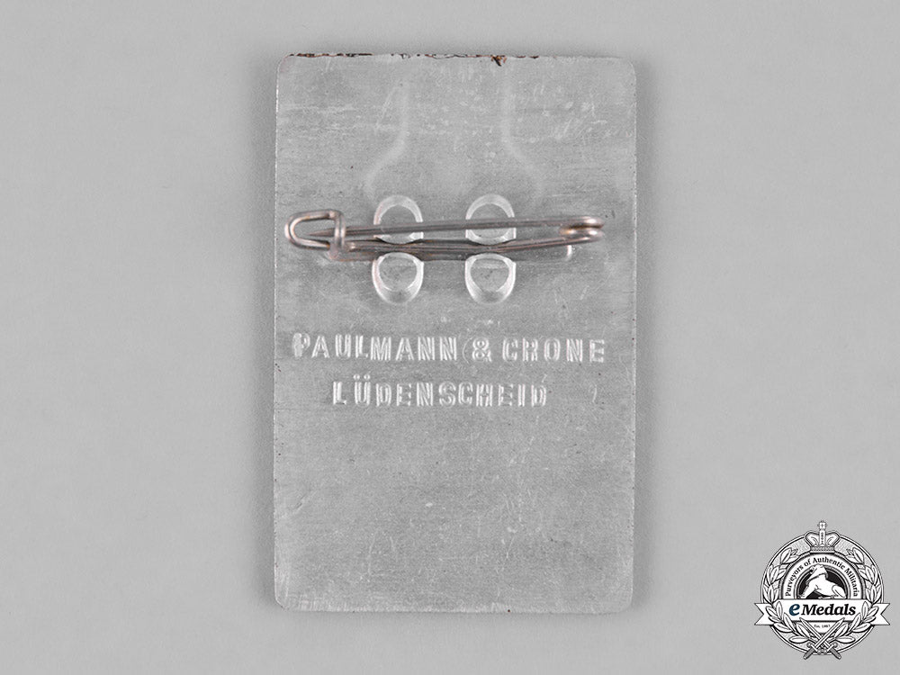 germany,_third_reich._a1937_german_song_festival_badge,_by_paulmann&_crone_m181_9647