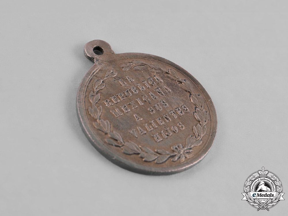 mexico,_republic._a_medal_for_defending_the_city_of_puebla,_officer’s_silver_medal_c.1863_m181_9845_1