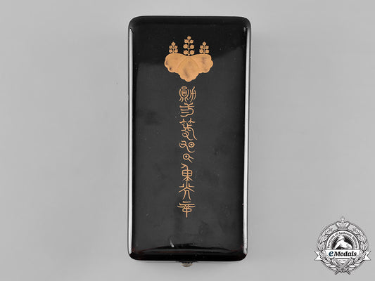 japan(_empire)._order_of_the_rising_sun,_ii_class_case_m181_9969