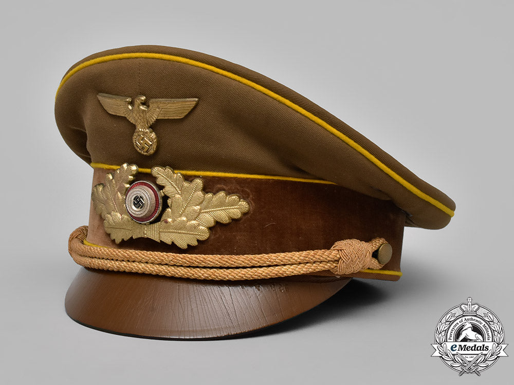 germany,_nsdap._a_reichsleitung_level_visor_cap,_published_example_m182_0055