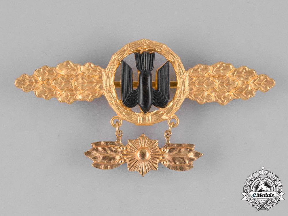 germany,_luftwaffe._a_bomber_pilot’s_clasp,_gold_grade,1957_reissue_m182_0194