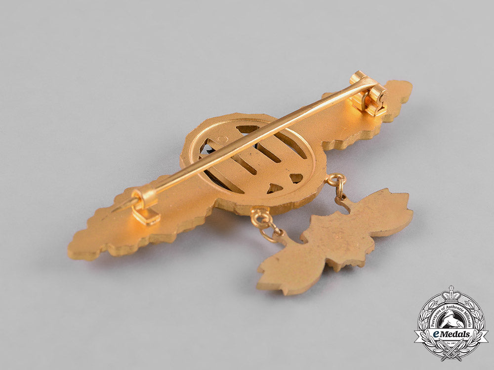 germany,_luftwaffe._a_bomber_pilot’s_clasp,_gold_grade,1957_reissue_m182_0196