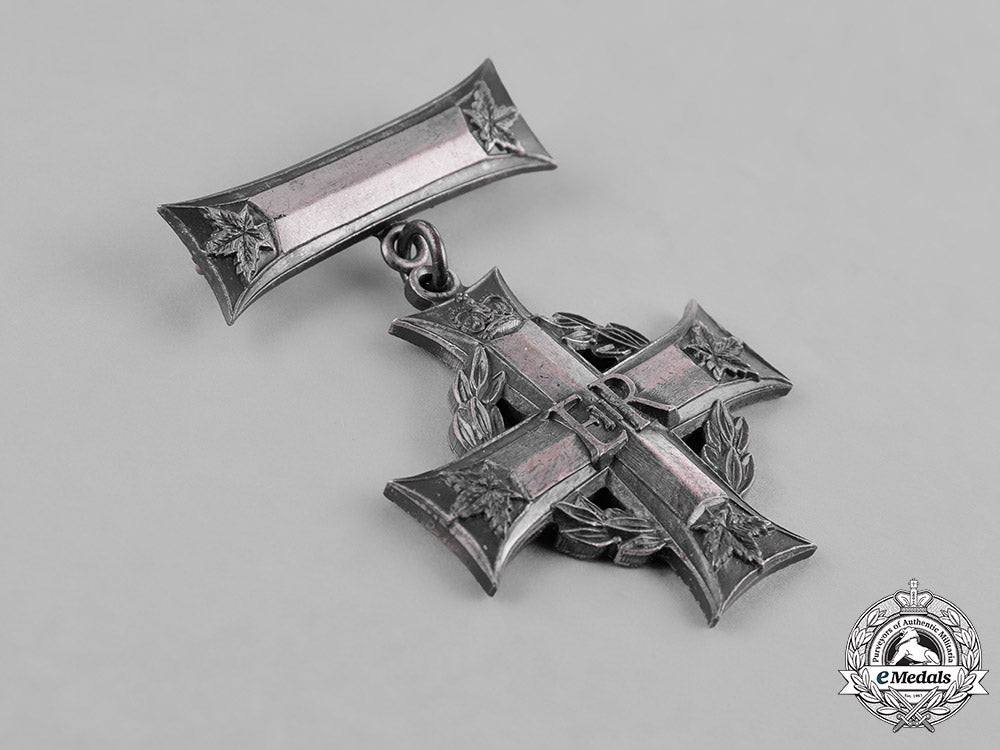 canada._an_erii_memorial_cross,_to_lieutenant_j.c._brown_m182_0340