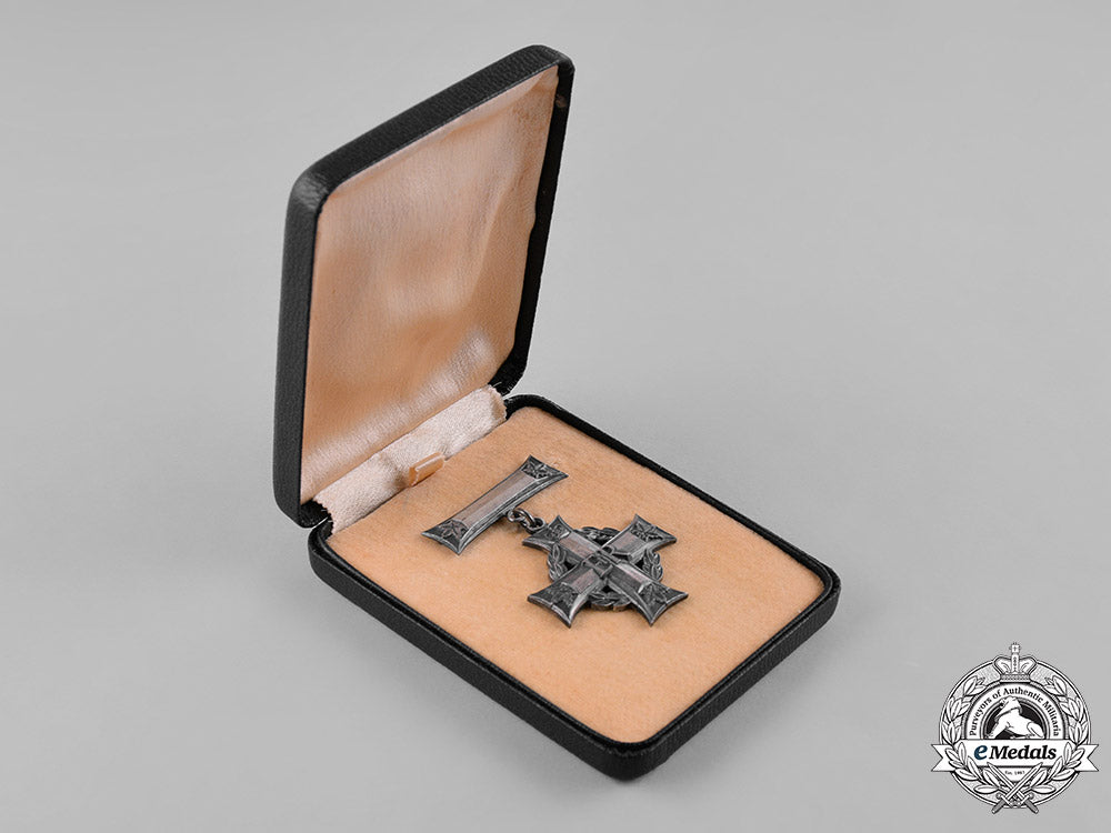 canada._an_erii_memorial_cross,_to_lieutenant_j.c._brown_m182_0341