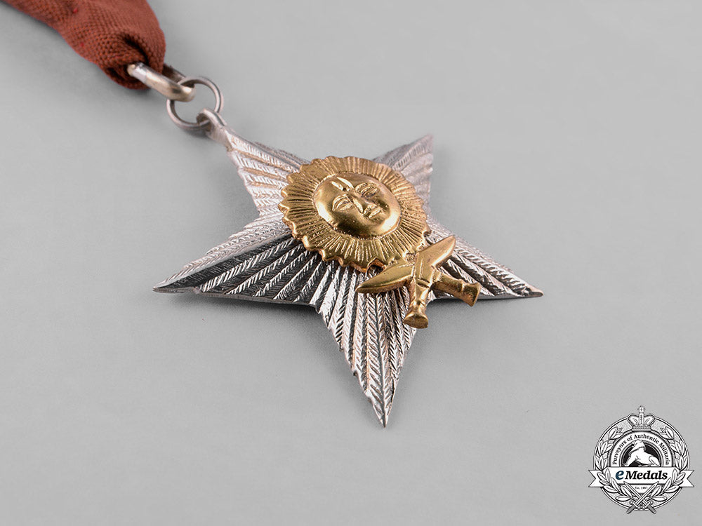 nepal,_federal_democratic_republic._a_most_puissant_order_of_the_gorkha_dakshina_bahu,_iv_class_m182_0384