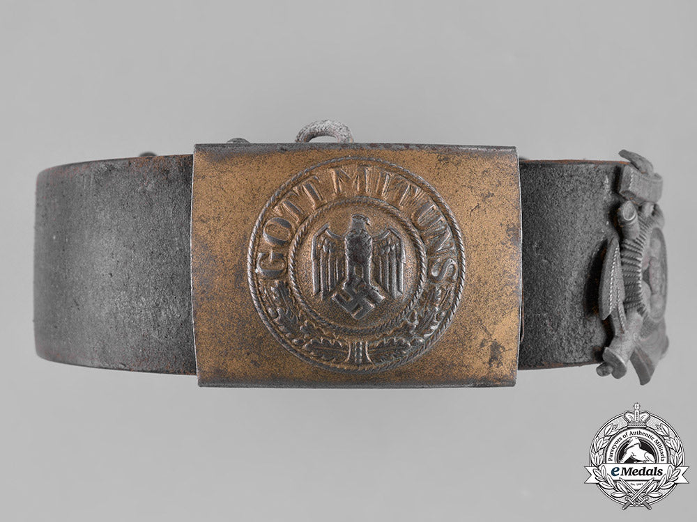 germany,_kriegsmarine._an_em_belt&_buckle_with_trade_insignia_m182_0438