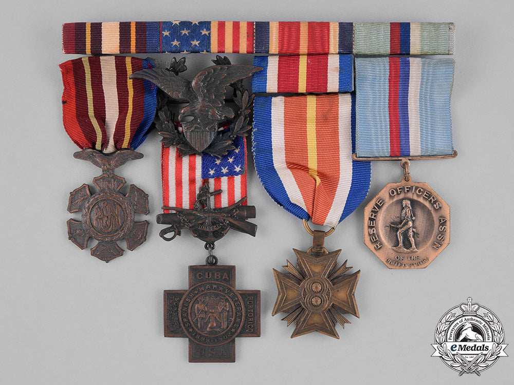 united_states._a_spanish_american_war_group_john_h.,6_th_cavalry,_hospital_corps_m182_0464