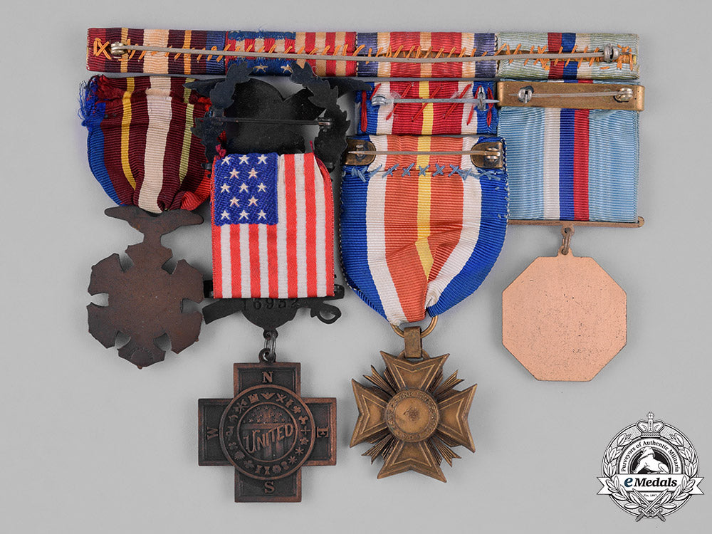 united_states._a_spanish_american_war_group_john_h.,6_th_cavalry,_hospital_corps_m182_0465