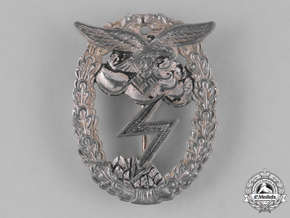 germany,_luftwaffe._a_ground_assault_badge_m182_0494