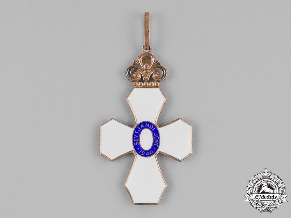 iceland,_republic._an_order_of_the_falcon,_commander's_cross,_by_kjartan_asmundsson,_c.1950_m182_0568_1