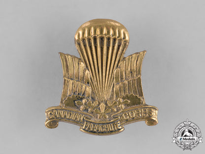 canada._a_canadian_parachute_corps_cap_badge_c.1945_m182_0606