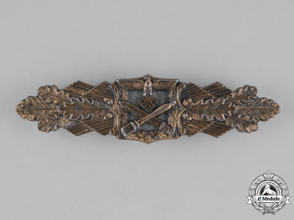 germany,_wehrmacht._a_close_combat_clasp,_bronze_grade,_by_c.e._juncker,_m182_0721