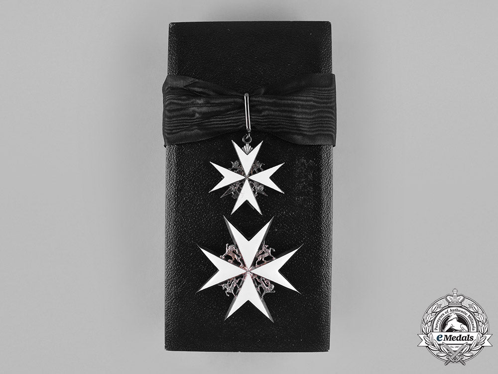 united_kingdom._an_order_of_st._john,_knight_of_grace,_c.1950_m182_0869