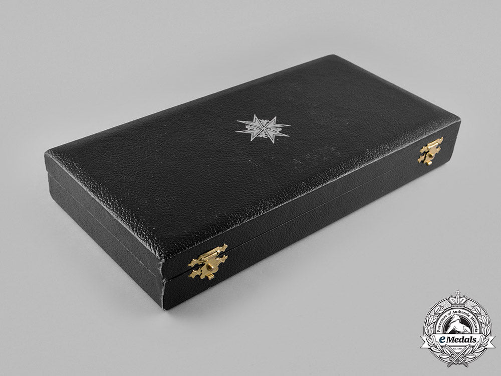 united_kingdom._an_order_of_st._john,_knight_of_grace,_c.1950_m182_0881