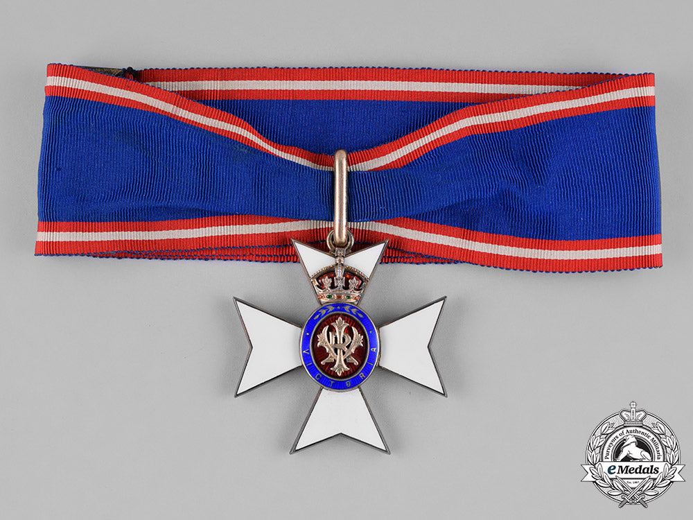united_kingdom._a_royal_victorian_order,_knights_commander_set(_kcvo)_m182_0884