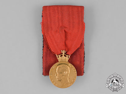 norway,_kingdom._a_royal_house_of_recompense_in_gold,_i_class_gold_grade_medal_m182_1173