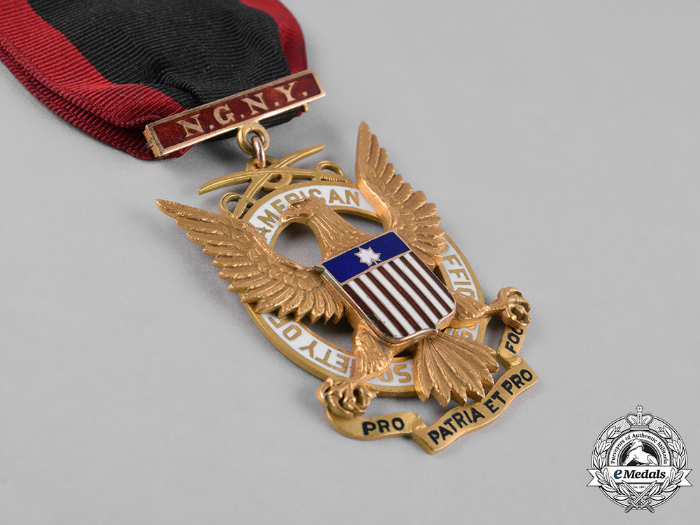 united_states._seven_society_membership_badges_in_gold,_to_lieutenant_colonel_nathaniel_blunt"_peggy"_thurston_m182_1248_1