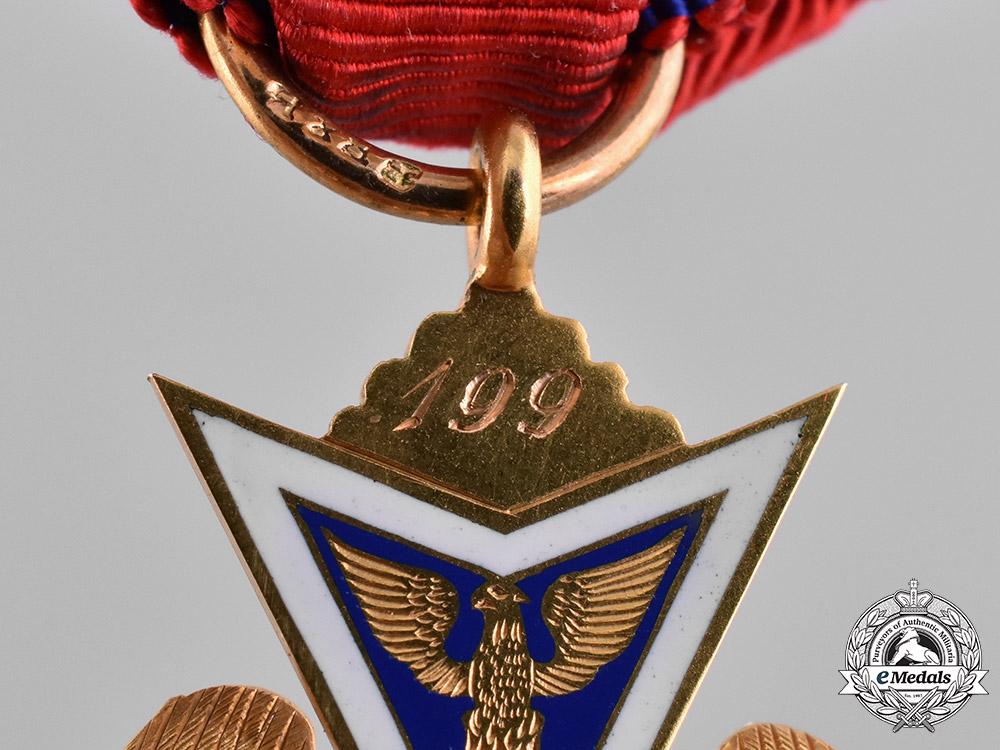 united_states._seven_society_membership_badges_in_gold,_to_lieutenant_colonel_nathaniel_blunt"_peggy"_thurston_m182_1252_1