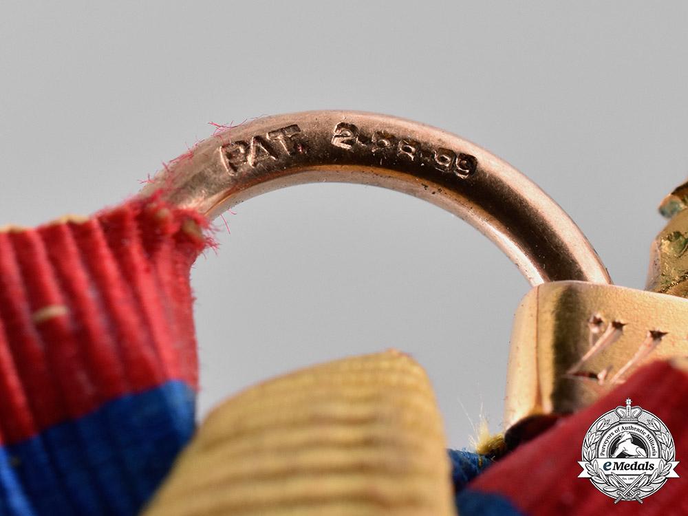 united_states._seven_society_membership_badges_in_gold,_to_lieutenant_colonel_nathaniel_blunt"_peggy"_thurston_m182_1257_1