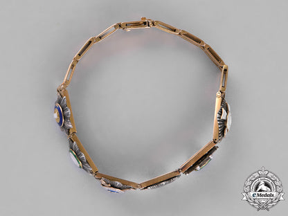 germany,_hesse._a_gold_bracelet_with_miniature_orders,_c.1890_m182_1354