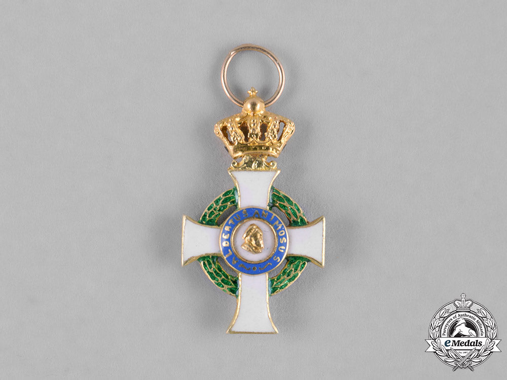 saxony,_kingdom._a_miniature_albrecht_order_in_gold,_i_class_knight_with_crown,_c.1905_m182_1368