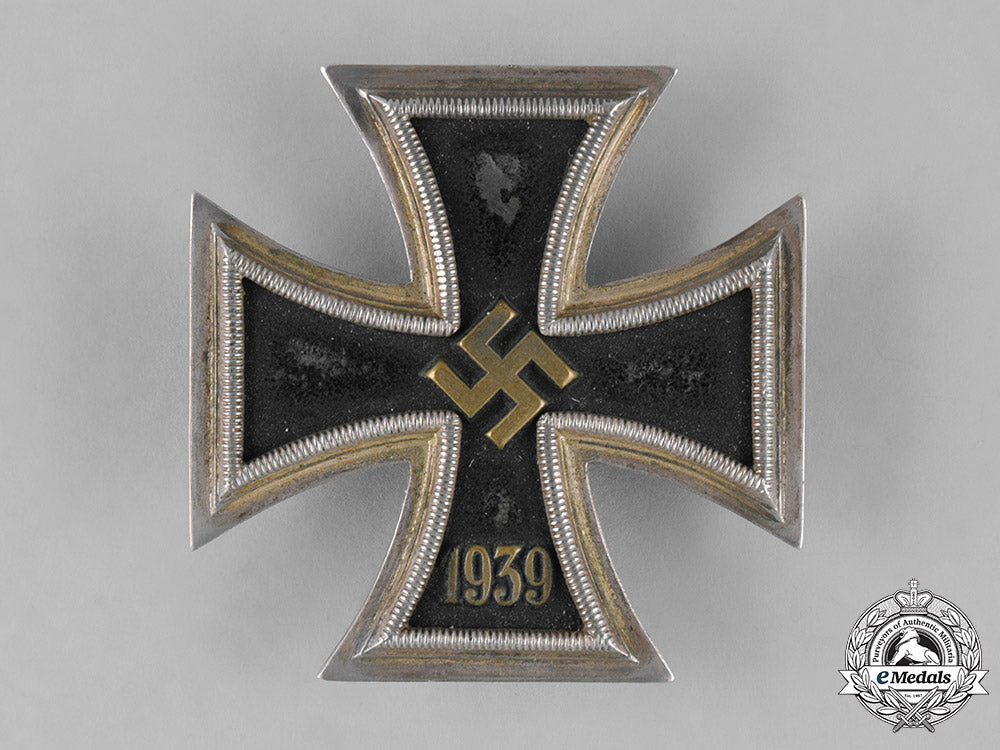 germany,_wehrmacht._a1939_iron_cross_i_class,_with_case_m182_1560_1