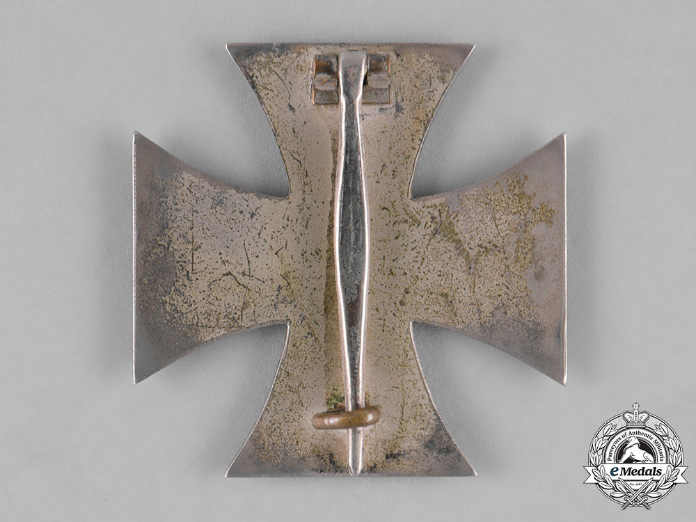 germany,_wehrmacht._a1939_iron_cross_i_class,_with_case_m182_1561_1