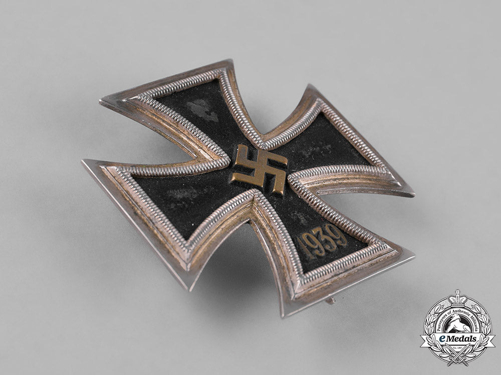 germany,_wehrmacht._a1939_iron_cross_i_class,_with_case_m182_1562_1