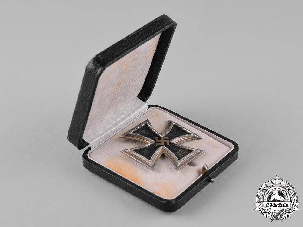 germany,_wehrmacht._a1939_iron_cross_i_class,_with_case_m182_1567_1