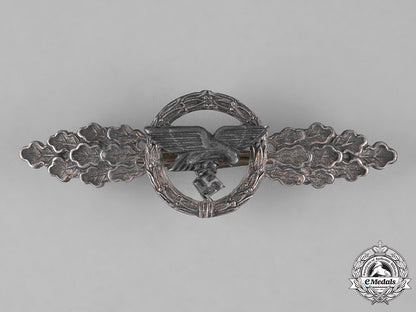 germany,_luftwaffe._a_luftwaffe_front_flying_clasp_for_transport_pilots,_silver_grade_m182_1571_2_2_1