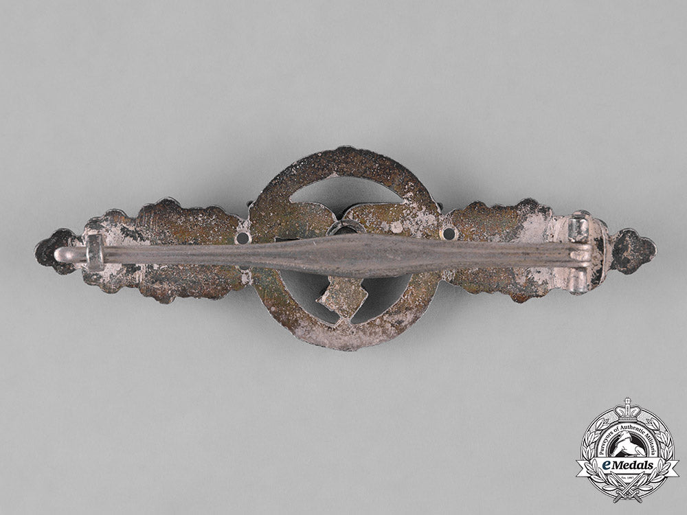 germany,_luftwaffe._a_luftwaffe_front_flying_clasp_for_transport_pilots,_silver_grade_m182_1572_2_2_1