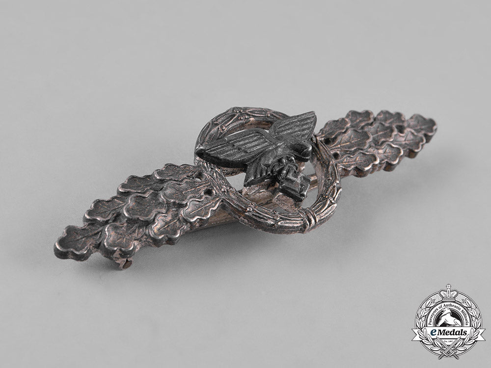 germany,_luftwaffe._a_luftwaffe_front_flying_clasp_for_transport_pilots,_silver_grade_m182_1573_2_2_1