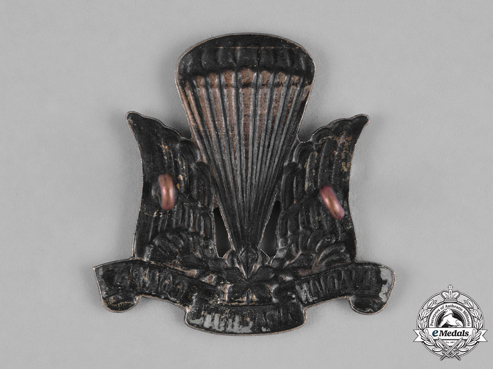 canada._a_canadian_parachute_regiment_cap_badge,_c.1942_m182_1633_2_1_1_1_1_1_1
