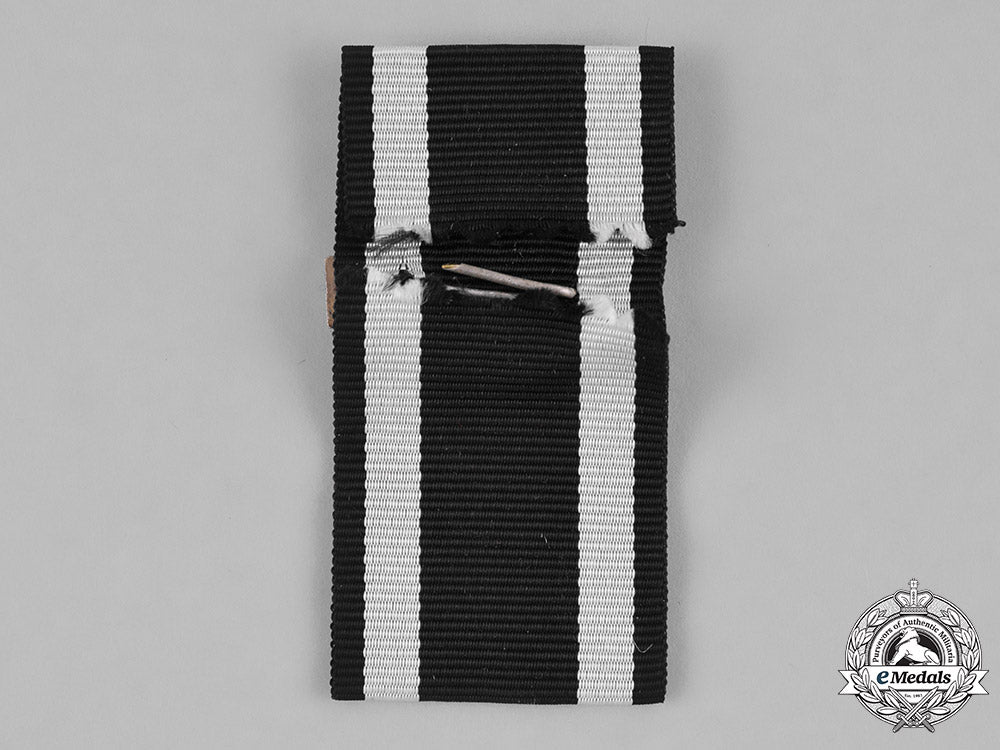 germany,_wehrmacht._a_group_of_post-1957_reissued_wehrmacht_awards_m182_1709
