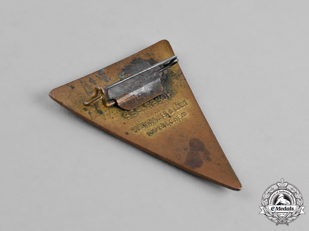 germany,_ns-_frauenschaft._a_pair_of_national_socialist_women’s_league_membership_badges_m182_1764