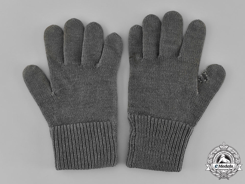 germany,_wehrmacht._a_pair_of_second_war_period_wehrmacht_winter_gloves_m182_1888